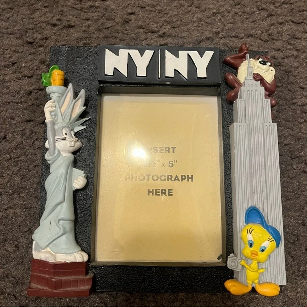 Vintage 90’s Looney Tunes New York Picture Frame